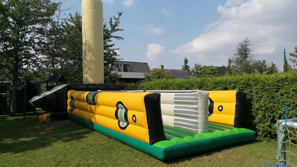 Handwerker Bungee Run in Leipzig mieten.webp