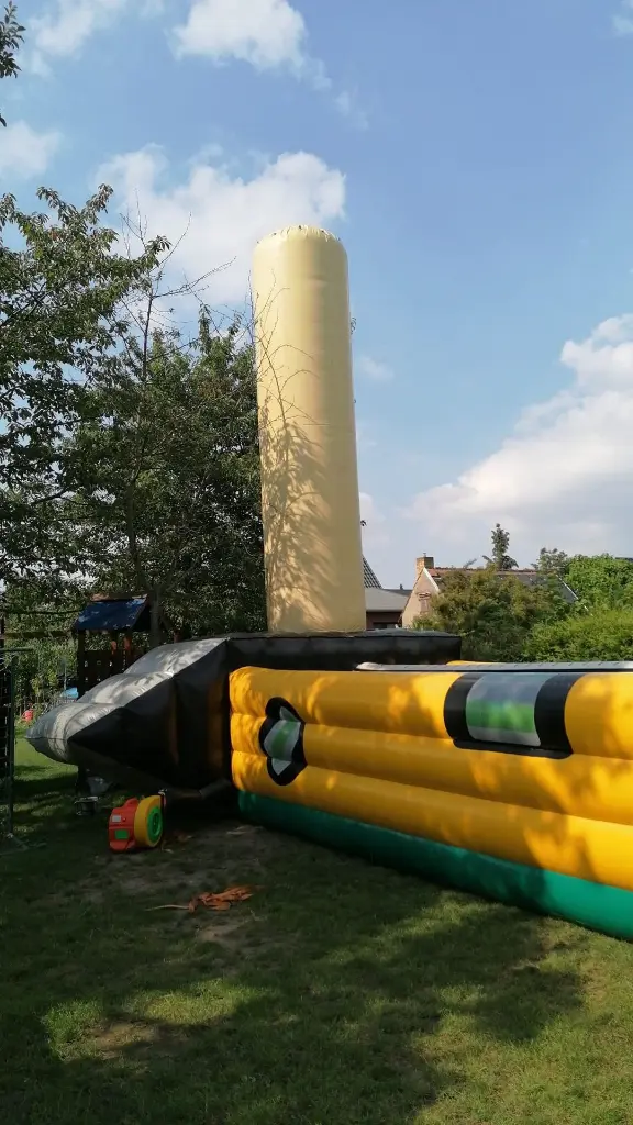 Bungee Run Hüpfburg in Leipzig mieten - Kopie.webp